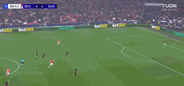 连续两场比赛致命失误，什琴斯尼在巴萨还有未来吗