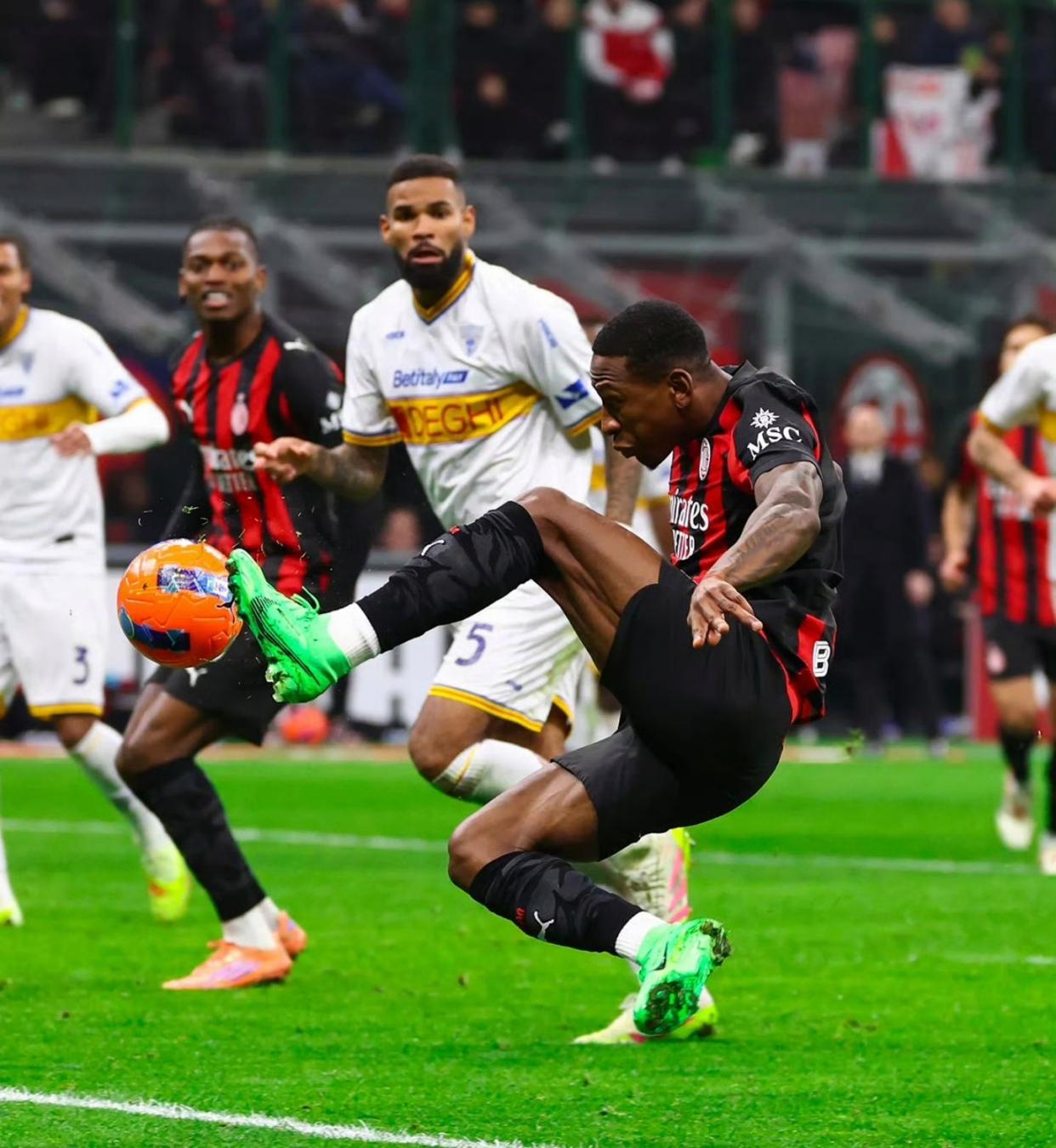 开云官方-挺过来了?米兰后发优势渐显,一周一赛成常态,替补球员回血