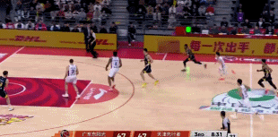 开云官方-菜鸡互啄!鬼才杜锋奇葩怪阵激活胡明轩,末节导演20-7逆转天津