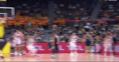 开云官方-菜鸡互啄!鬼才杜锋奇葩怪阵激活胡明轩,末节导演20-7逆转天津