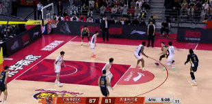 开云官方-菜鸡互啄!鬼才杜锋奇葩怪阵激活胡明轩,末节导演20-7逆转天津